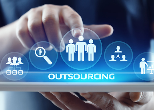 In-House vs Outsourcing: What is the Best Mobile Fleet Management Solution for your Business?